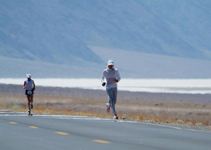 Scott Jurek pendant la course Badwater